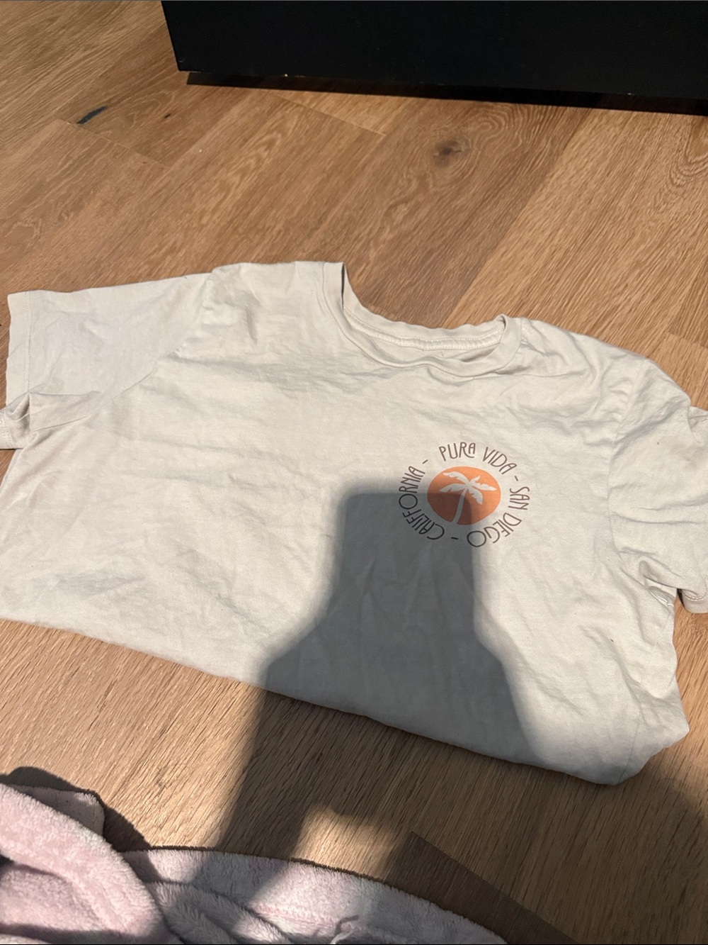 Pura Vida Cream Tee with Orange Palm Graphic